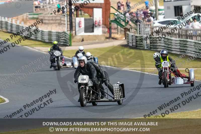 Vintage motorcycle club;eventdigitalimages;mallory park;mallory park trackday photographs;no limits trackdays;peter wileman photography;trackday digital images;trackday photos;vmcc festival 1000 bikes photographs
